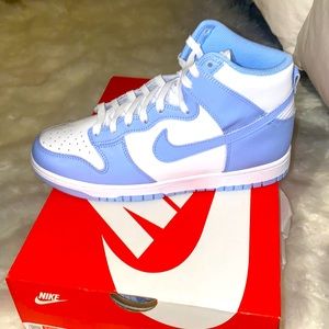 W Nike Dunk High Brand New in original box women size 9!